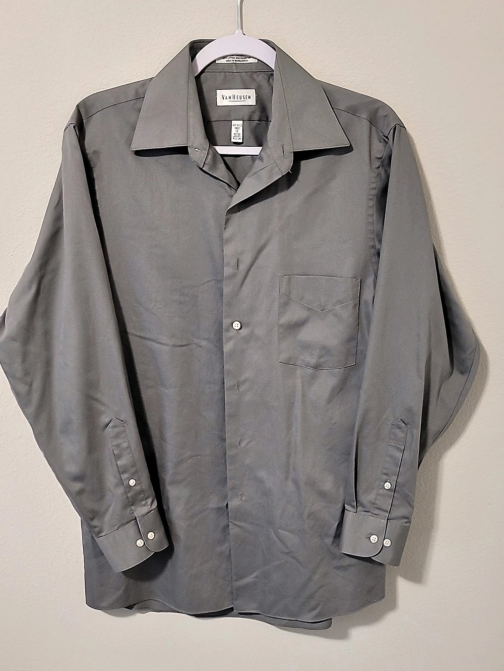 Van Heusen Lux Sateen Wrinkle Free Dress Shirt Gray Medium